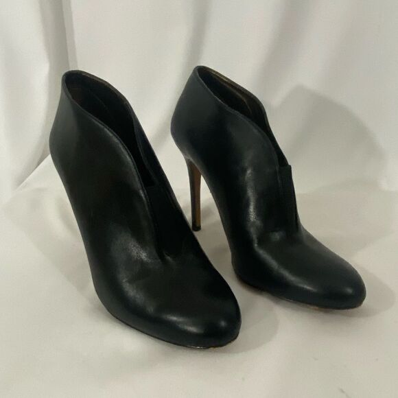 NWOT Julianne Hough for Sole Society Black Booties - Picture 1 of 8